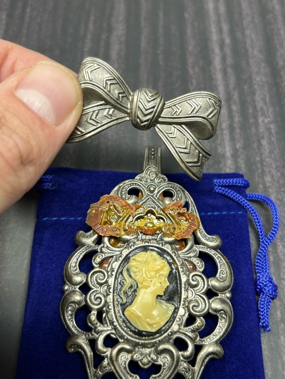 Vintage Cameo Dress Clip Fur Clip Large Ornate Silver Tone Victorian Style - Picture 3 of 8